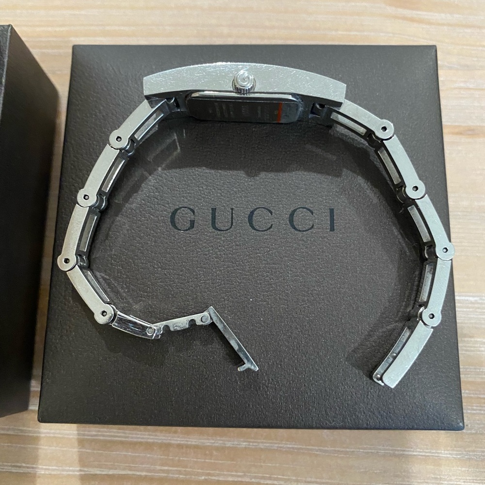 Authentic Gucci women watch, stainless steel 3900L - Picture 7 of 15